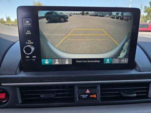 Used 2023 Honda Pilot EX-L image 11