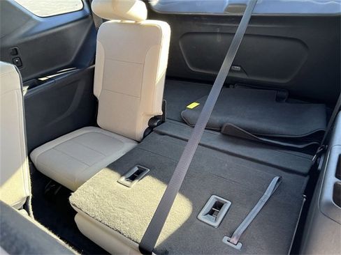 Used 2023 Chevrolet Traverse LS image 22