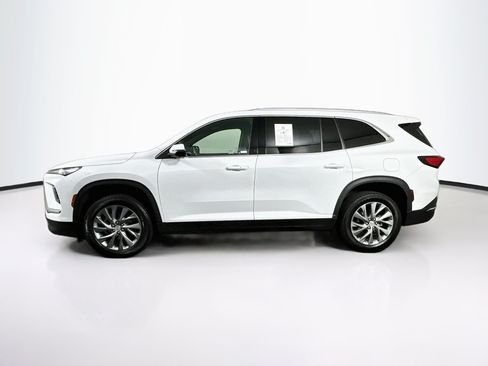 Used 2025 Buick Enclave Preferred FWD image 4