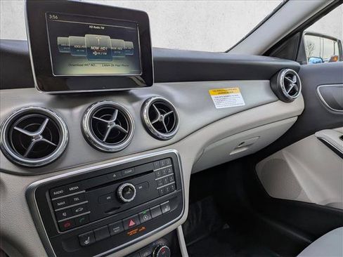 Used 2016 Mercedes-Benz GLA 250 image 13