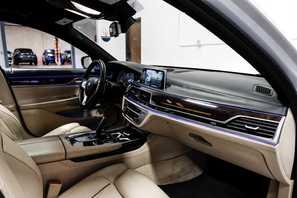 Used 2016 BMW 750i xDrive AWD/4WD image 19