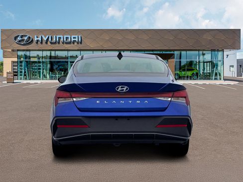 New 2026 Hyundai Elantra SE image 6
