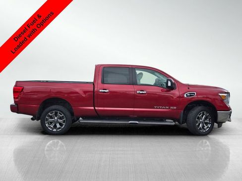 Used 2019 Nissan Titan SV w/ SV Convenience Package image 3