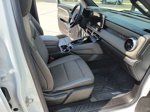 Used 2026 Chevrolet Colorado ZR2 image 14