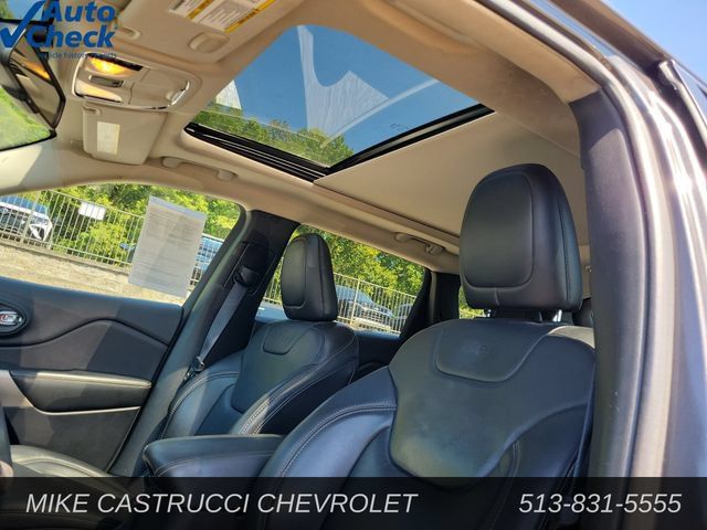 Used 2017 Jeep Cherokee Limited w/ Trailer Tow Group AWD/4WD image 25