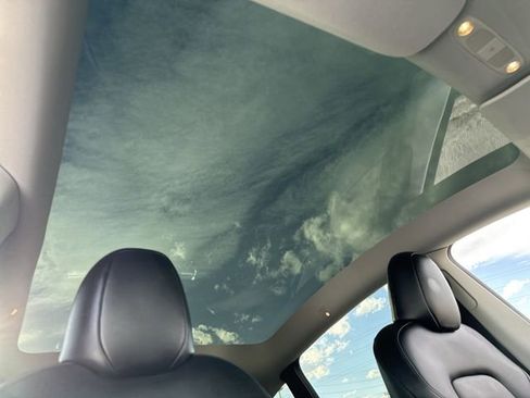 Used 2023 Tesla Model Y Long Range image 25