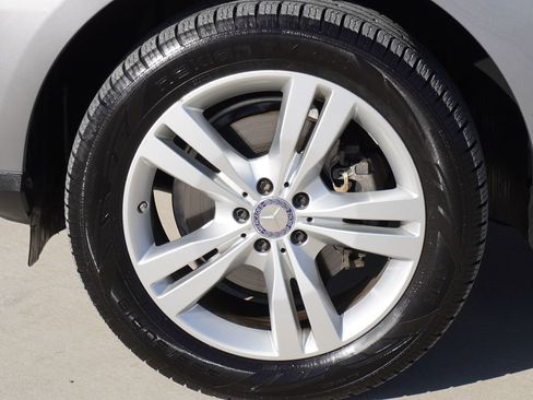 Used 2012 Mercedes-Benz ML 350 BlueTEC 4MATIC image 4