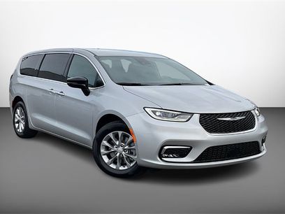 New 2026 Chrysler Pacifica Select