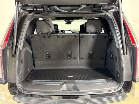 Used 2023 Cadillac Escalade V w/ LPO, ONYX Package AWD/4WD image 29