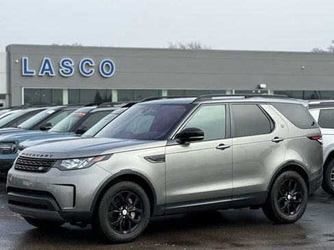 Used 2018 Land Rover Discovery SE image 1