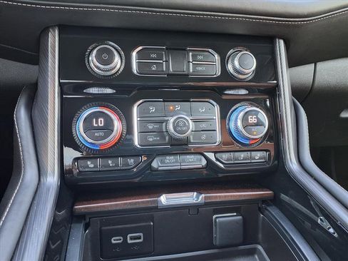 Used 2023 GMC Yukon XL Denali Ultimate w/ LPO, Floor Liner Package image 30