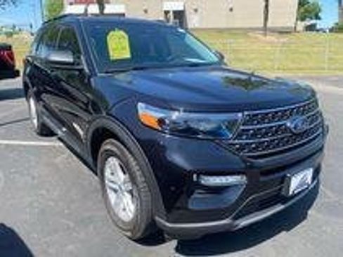 Certified 2024 Ford Explorer XLT w/ Equipment Group 202A AWD/4WD image 1