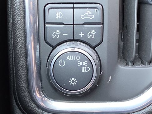 Used 2021 Chevrolet Silverado 1500 LT Trail Boss w/ Convenience Package II AWD/4WD image 22