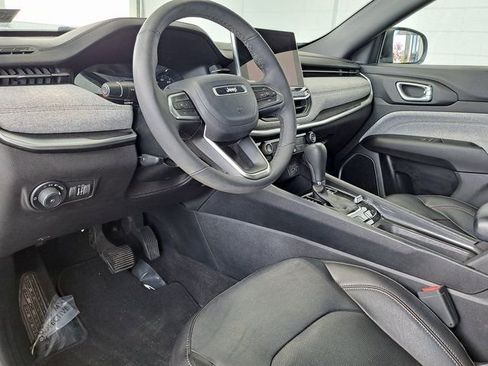 Used 2023 Jeep Compass Latitude AWD/4WD image 8