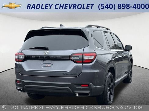 Used 2025 Honda Pilot Black Edition image 17