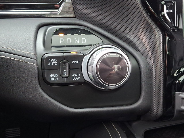 Used 2022 RAM 1500 Limited w/ Body Color Bumper Group AWD/4WD image 15