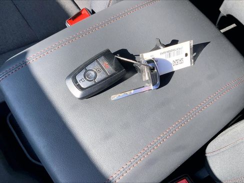 Certified 2025 Ford Explorer Active image 14