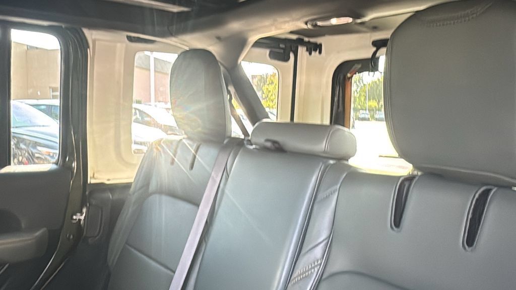 Used 2024 Jeep Wrangler High Altitude AWD/4WD image 24