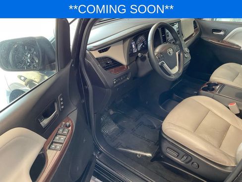 Used 2018 Toyota Sienna Limited Premium AWD/4WD image 8