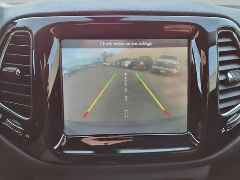 Used 2020 Jeep Compass Limited image 4