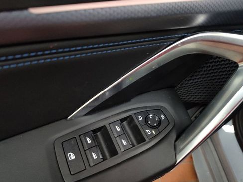 Used 2025 BMW X2 M35i w/ Premium Package image 12