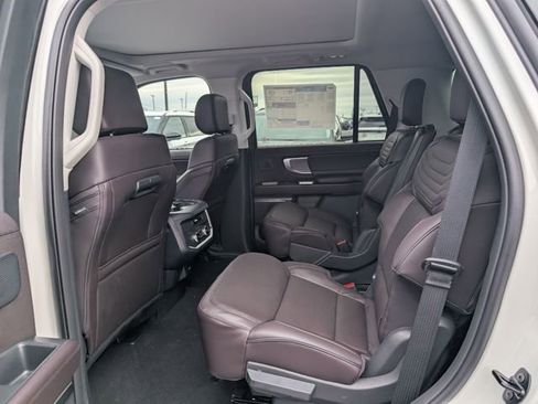 New 2025 Ford Expedition Platinum w/ Platinum Ultimate Package image 9