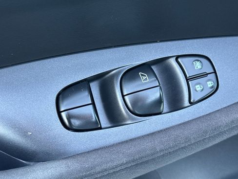 Used 2015 Nissan Leaf S w/ Charge Package image 12