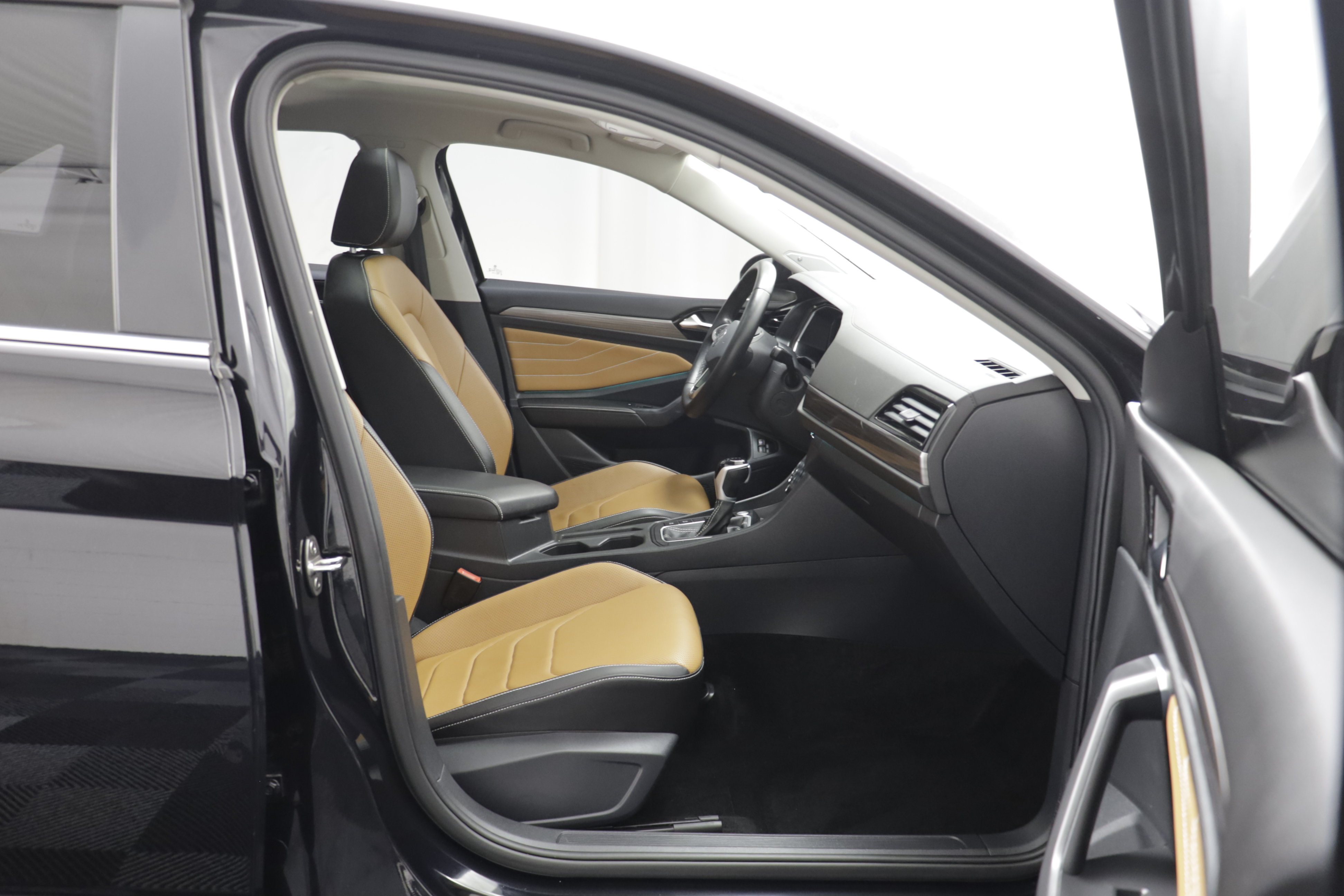 Used 2023 Volkswagen Jetta SEL FWD image 19