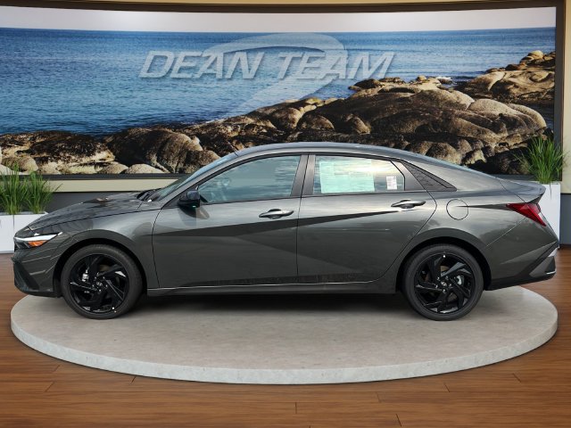 New 2026 Hyundai Elantra SEL FWD image 4