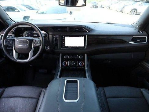 Used 2023 GMC Yukon Denali AWD/4WD image 24