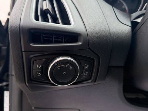 Used 2017 Ford Focus ST image 21