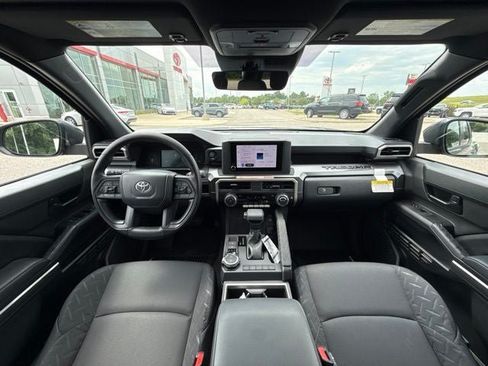 Used 2026 Toyota Tacoma SR5 AWD/4WD image 16