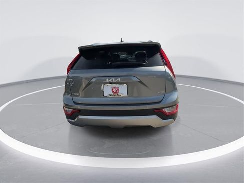 Certified 2025 Kia Niro EX image 12