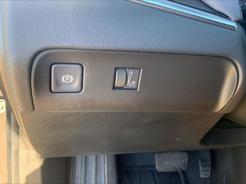 Certified 2023 Buick Enclave Essence AWD/4WD image 32