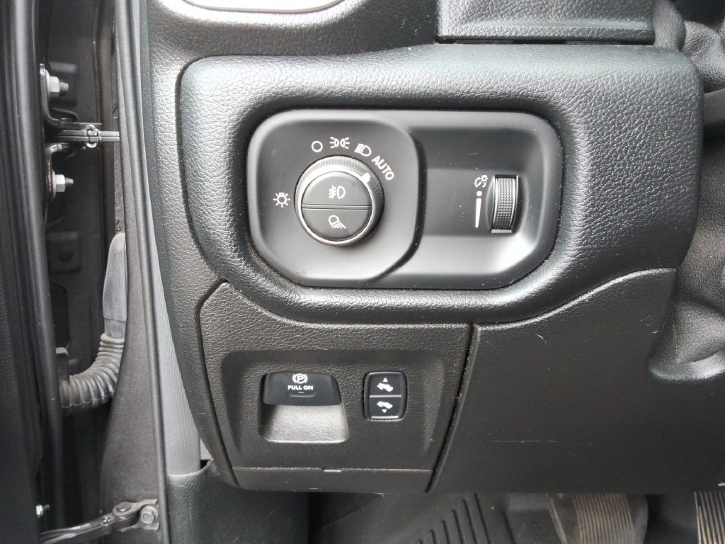 Used 2021 RAM 1500 Big Horn AWD/4WD image 37