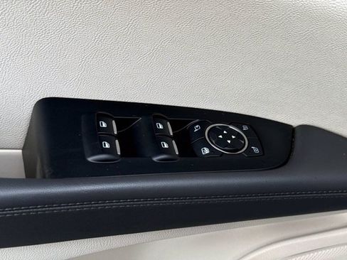 Used 2020 Lincoln Nautilus FWD w/ Equipment Group 101A image 18