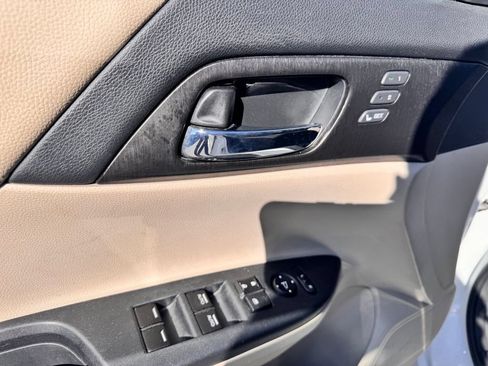 Used 2014 Honda Accord EX-L image 11