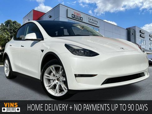 Used 2023 Tesla Model Y Long Range AWD/4WD image 1