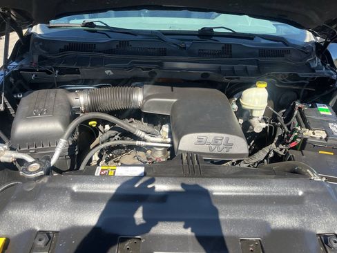 Used 2015 RAM 1500 Express AWD/4WD image 33