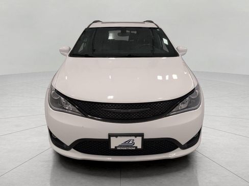 Used 2020 Chrysler Pacifica Touring-L Plus w/ S Appearance Package FWD image 13