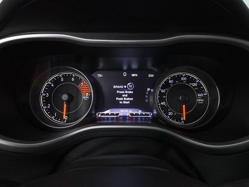 Used 2017 Jeep Cherokee Overland AWD/4WD image 18