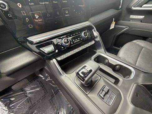 Used 2024 GMC Sierra 1500 Denali w/ Denali Reserve Package AWD/4WD image 19