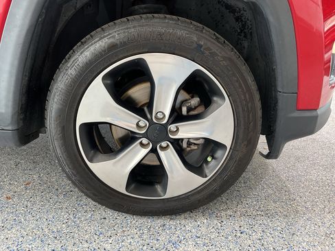 Used 2018 Jeep Compass Latitude w/ Popular Equipment Group FWD image 34