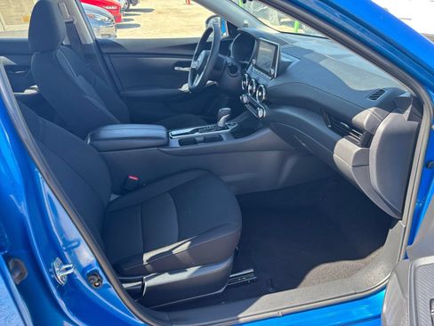 Used 2025 Nissan Sentra SV FWD image 34