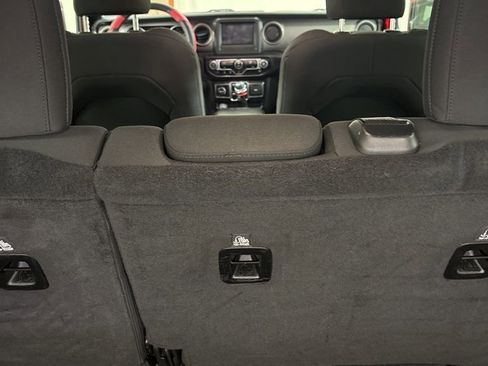 Used 2019 Jeep Wrangler Unlimited Sport S image 10