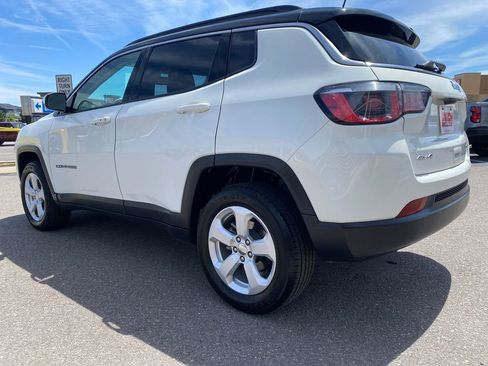 Used 2019 Jeep Compass Latitude w/ Cold Weather Group AWD/4WD image 3