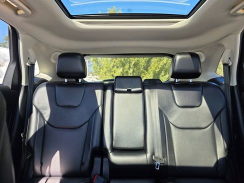 Used 2016 Ford Edge Titanium w/ Technology Package image 23