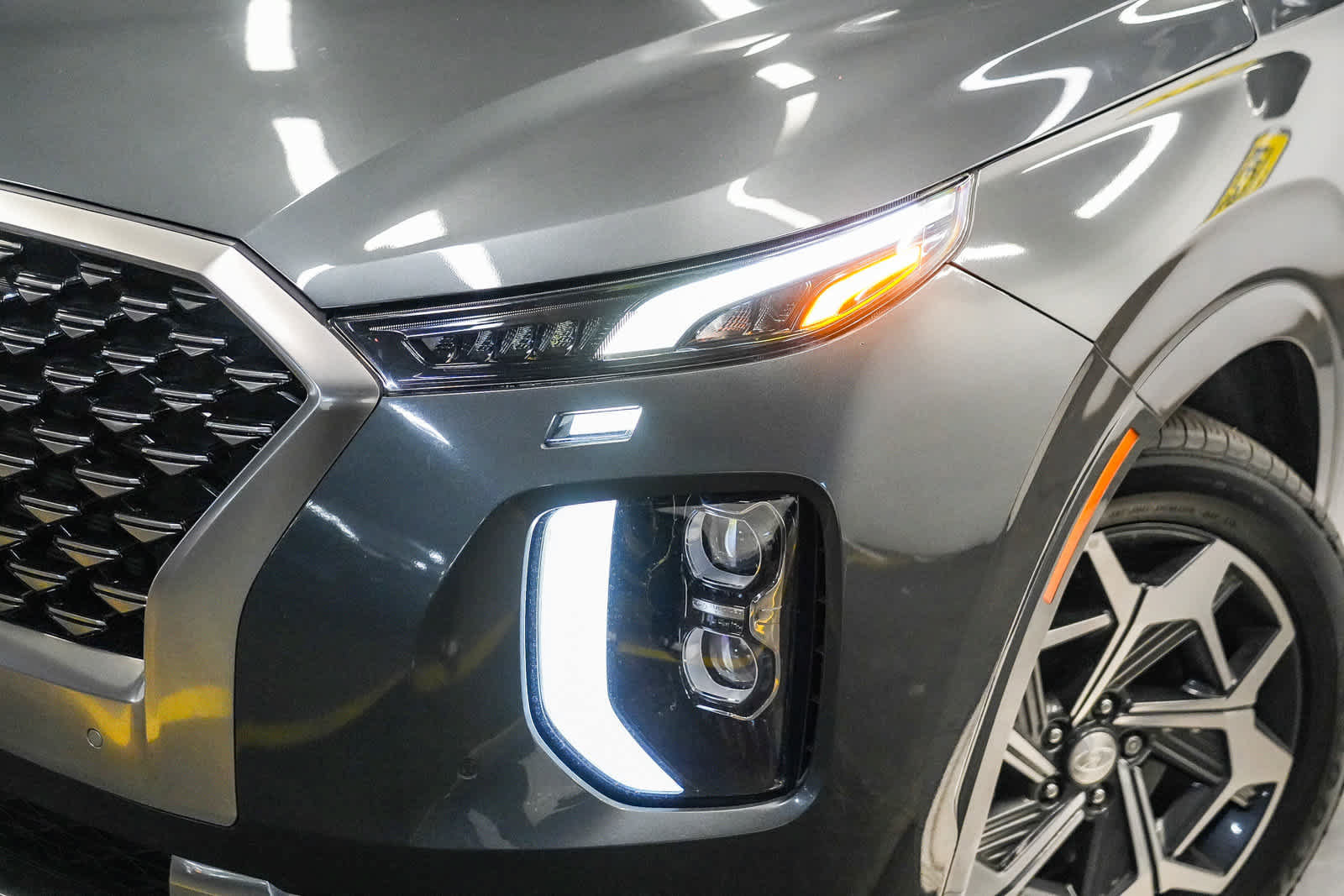 Used 2022 Hyundai Palisade Calligraphy AWD/4WD image 2