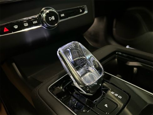 New 2026 Volvo XC90 B5 Core w/ Protection Package Premier image 19