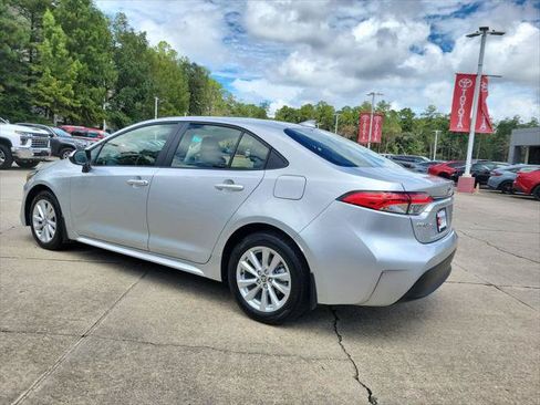 Certified 2026 Toyota Corolla LE w/ LE Premium Package FWD image 3